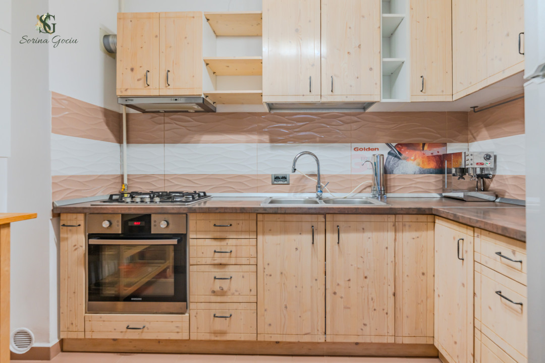 Apartament cu 3 camere decomandate, Complex Isaran, Brasov