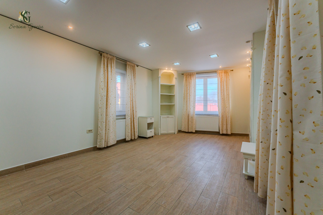 Spațiu comercial versatil pretabil pentru multiple activități, Brasov