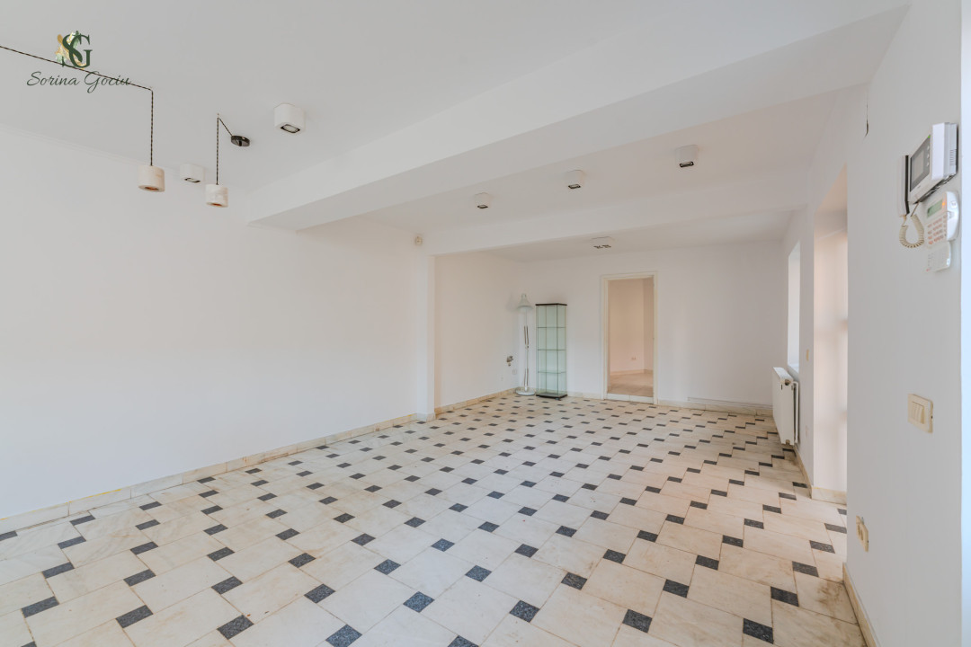 Spațiu comercial versatil pretabil pentru multiple activități, Brasov