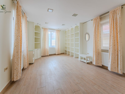 Spațiu comercial versatil pretabil pentru multiple activități, Brasov