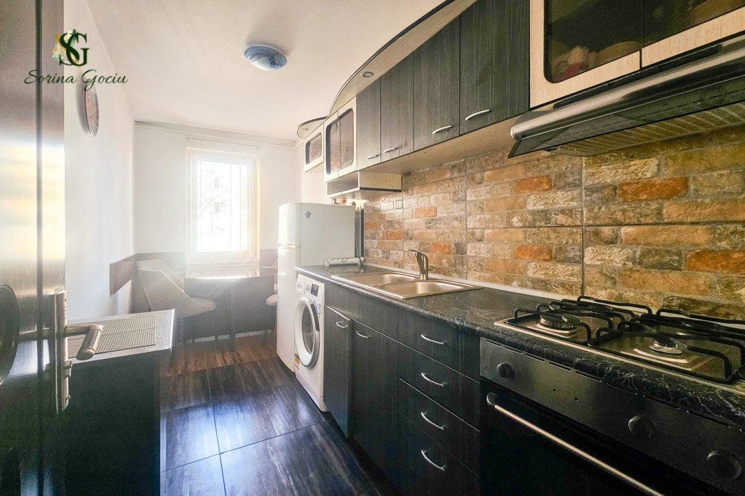 Apartament decomandat cu 3 camere, zona Piața Tractorul