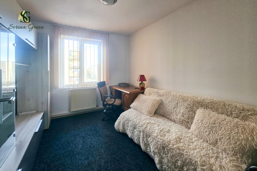 Apartament decomandat cu 3 camere, zona Piața Tractorul